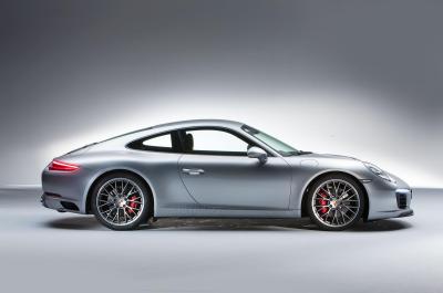 2015 Porsche 911 facelift revealed