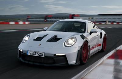 2023 Porsche 911 GT3 RS front tracking 