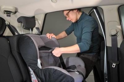 Parents face child car seat purchase lottery