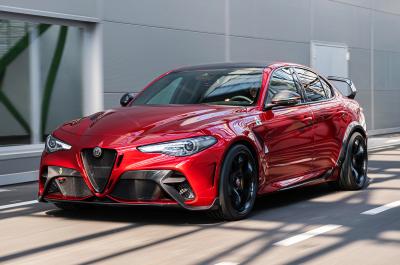 Alfa Romeo Giulia GTA front