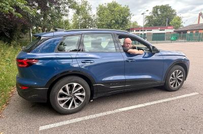 Audi Q6 e-tron reverse parking