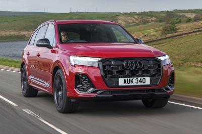 Audi Q7 driving