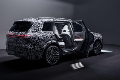 Audi Q9 rear static