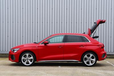 Audi A3 40 TFSIe 2021 side static