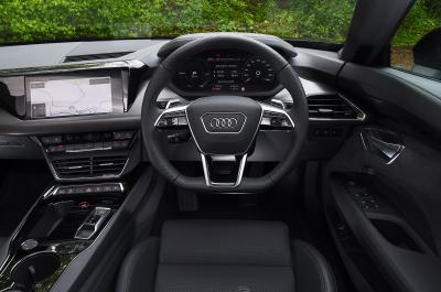 Audi E-tron GT 2021 dashboard