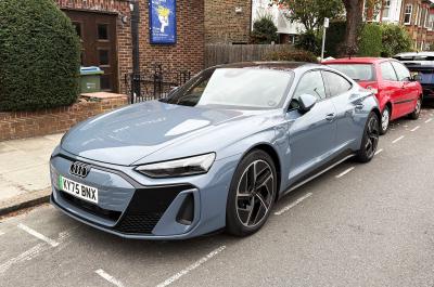 Audi E-tron GT LT too wide for parking space