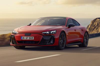 Audi E-tron GT quattro front right driving