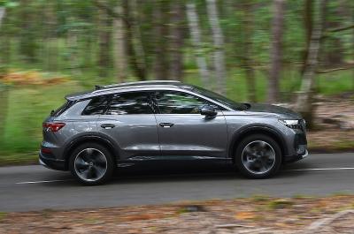 Audi Q4 e-tron 2022 side