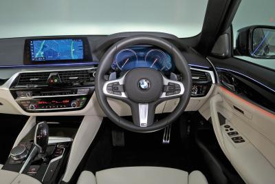 New Jaguar XF Sportbrake vs BMW 5 Series Touring