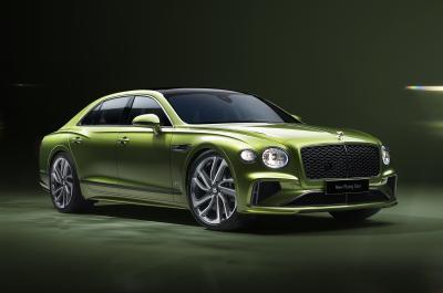 Bentley Flying Spur front studio