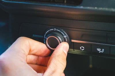 Citroen Berlingo van air conditioning dials