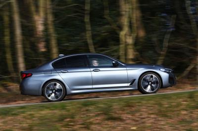 BMW 530e 2021 side