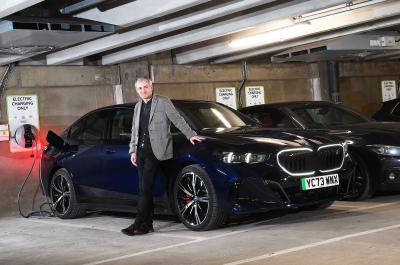 BMW i5 LT header