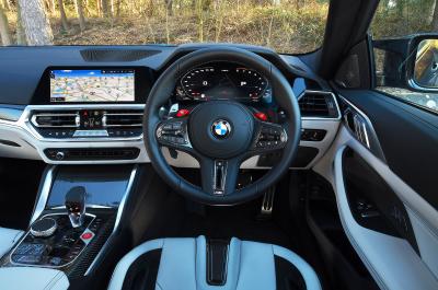 BMW M4 2021 dashboard