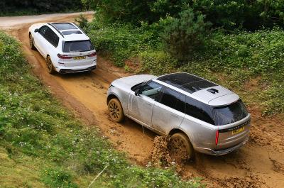BMW X7 vs Range Rover