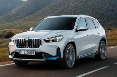 2022 BMW iX1 front