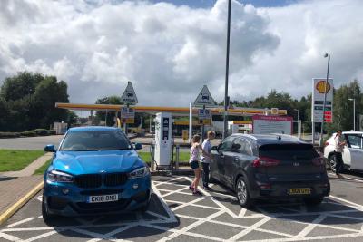 Kia e-Niro at an Ecotricity charger