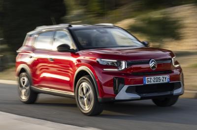 Citroën ë-C3 Aircross Extended Range front driving