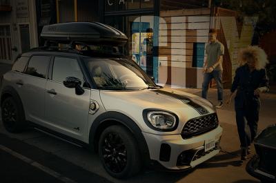 MINI Countryman front three quarters