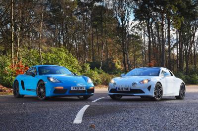 Alpine A110 S vs Porsche 718 Cayman T - static