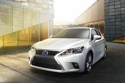 Face-lifted Lexus CT200h revealed