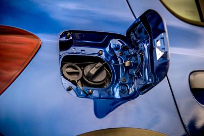 Dacia Sandero Stepway fuel caps