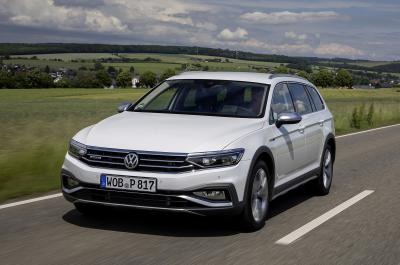 Volkswagen Passat Alltrack 2019 front tracking