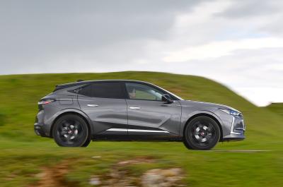 DS 4 E-Tense 2022 side