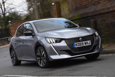 Peugeot e-208 2020 RHD front right tracking