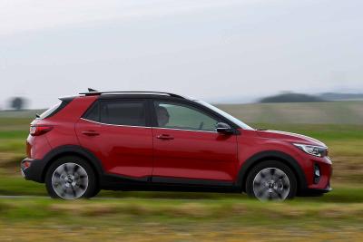 Kia Stonic 2019 RHD right panning