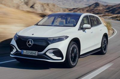 2022 Mercedes EQS SUV front