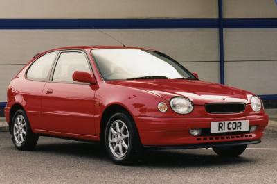 Toyota Corolla Hatchback (97 - 04)