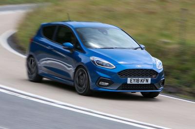 Ford Fiesta ST 2021 front cornering
