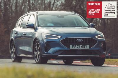 Ford Focus Estate front cornering badge