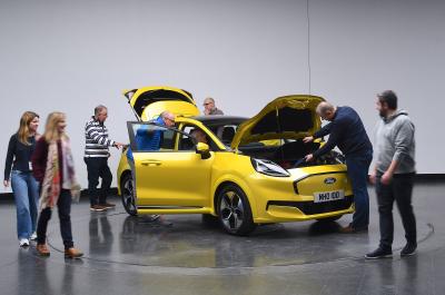 Ford-Puma-gen-e-eader-test-team-group-shot