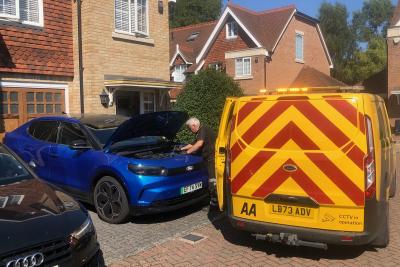 Ford Capri and AA van