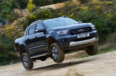 Ford Ranger 2022 jumping
