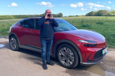Genesis GV60 Premium red, front three quarters, long-term test