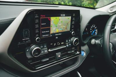 Toyota Highlander infotainment system