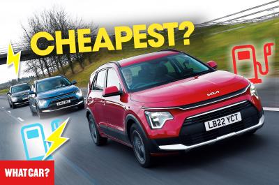 Hybrid, plug-in hybrid and electric Kia Niros on motorway