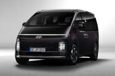 Hyundai Staria front static