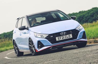 Hyundai i20 N 2022 front cornering
