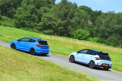 Hyundai i20 N vs Ford Fiesta ST sides