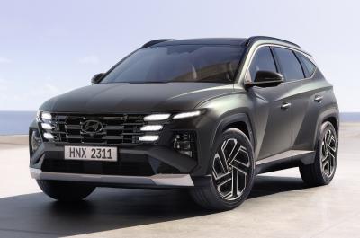Hyundai Tucson front left static facelift