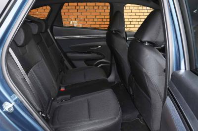 Hyundai Tucson Hybrid 2021 rear seats