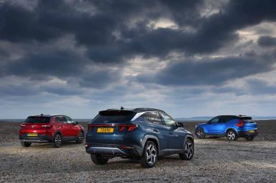 Hyundai Tucson vs Vauxhall Grandland X vs Volvo XC40 rears