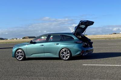 Peugeot 308 SW long termer camera tracking