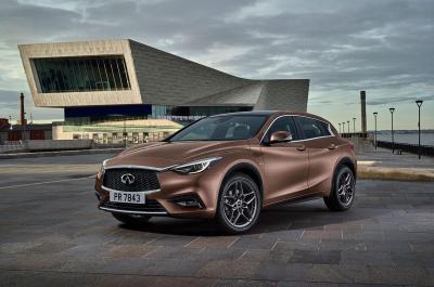 2015 Infiniti Q30 production car revealed