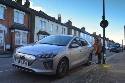 Hyundai Ioniq charging