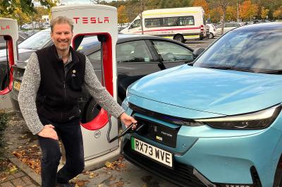 James Tute using Tesla charger with Honda e:Ny1